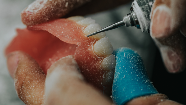 Nhựa Acrylic Trong Nha Khoa: Quá Trình Phát Triển Và Các Đặc Tính Nhựa Acrylic Trong Nha Khoa: Quá Trình Phát Triển Và Các Đặc Tính