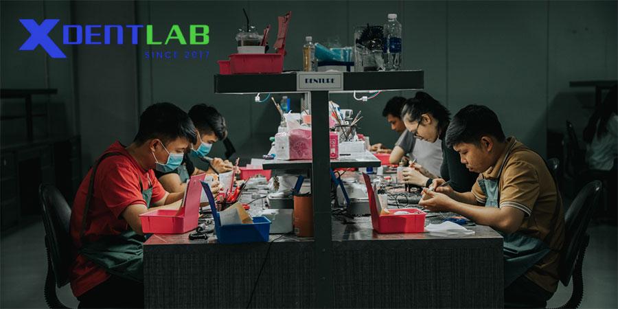 Hợp tác với một labo nha khoa uy tín tại Mỹ, sẽ đảm bảo mỗi máng chống nghiến được cá nhân hóa, mang lại sự vừa vặn và bảo vệ tối đa Hợp tác với một labo nha khoa uy tín tại Mỹ, sẽ đảm bảo mỗi máng chống nghiến được cá nhân hóa, mang lại sự vừa vặn và bảo vệ tối đa